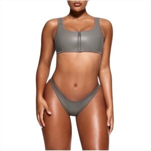 Skims Rubberized Scuba Swim Scoop Neck Bikini Top - Grey Chalk XL